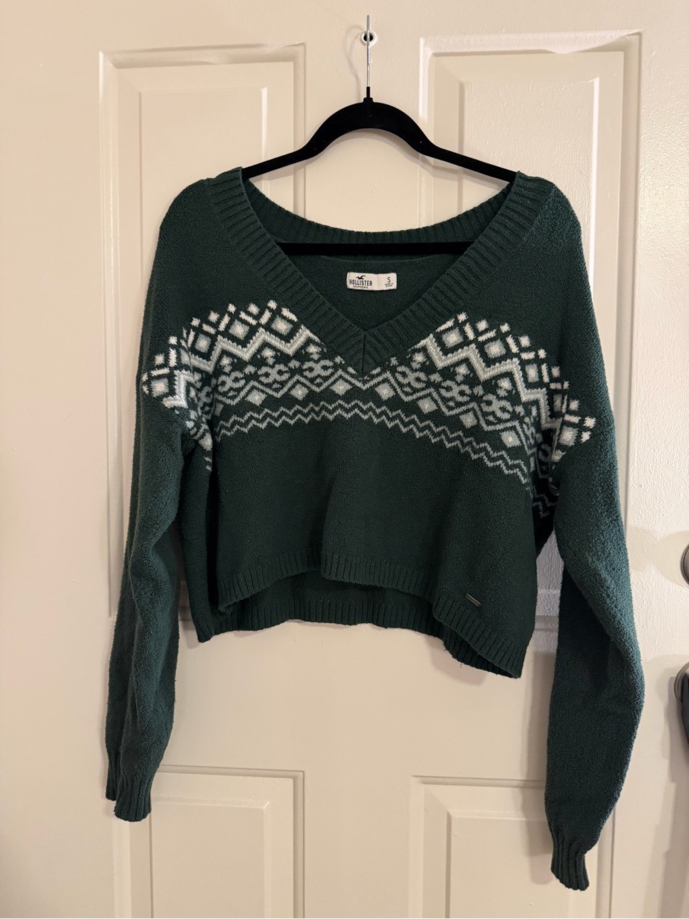 Hollister Dark Green Fair Isle V-Neck Cropped Sweater